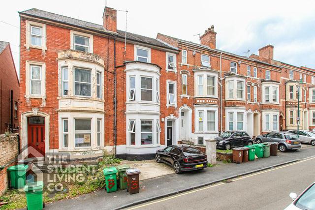 6 bed house — Arthur Street, Arboretum
