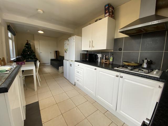 5 bed house — May Street, Cathays
