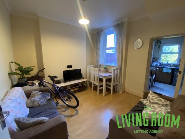 3 bed house — Gladys Street, Cathays