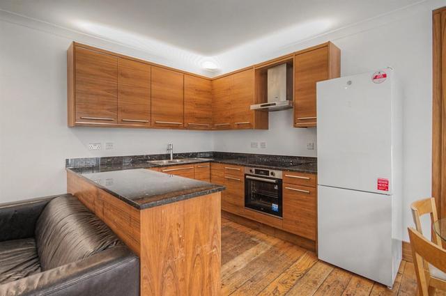 4 bed house — Tanners Court, City Centre