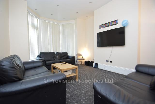 10 bed house — Kirkstall Lane Leeds, Headingley
