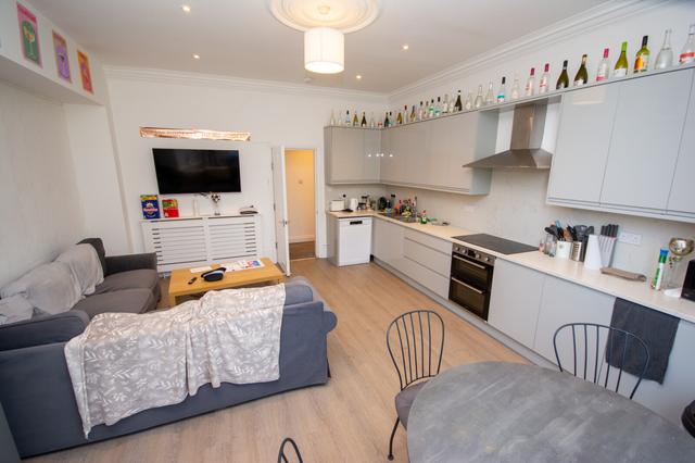 5 bed apartment — Jesmond Newcastle Upon Tyne, Jesmond