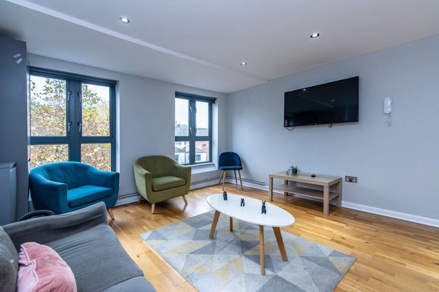 6 bed house — Malin Hill, Hockley