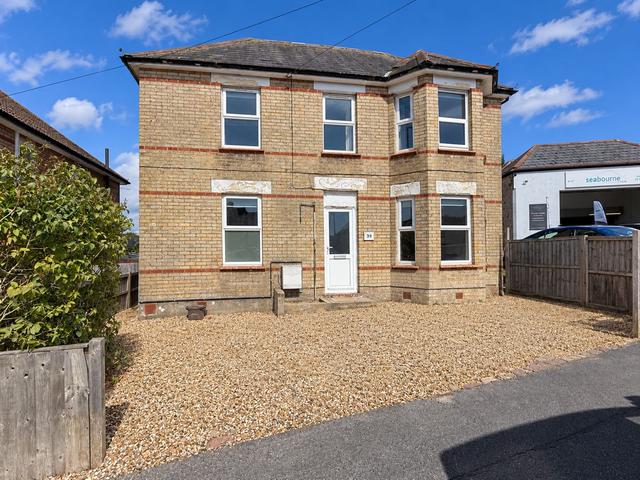 5 bed house — Withermoor Road, Winton