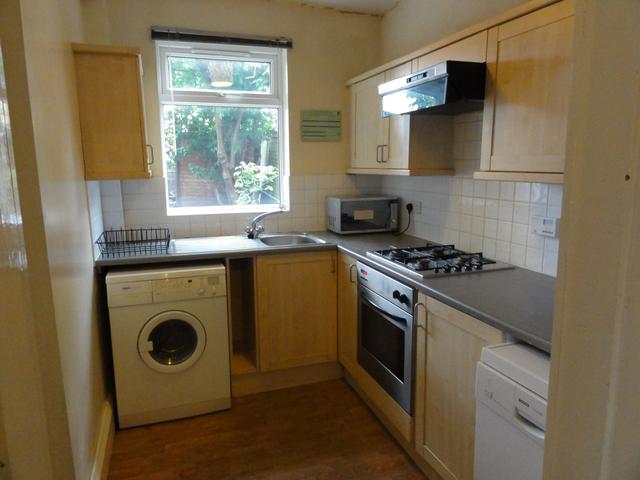 4 bed house — Vincent Road, Sharrow