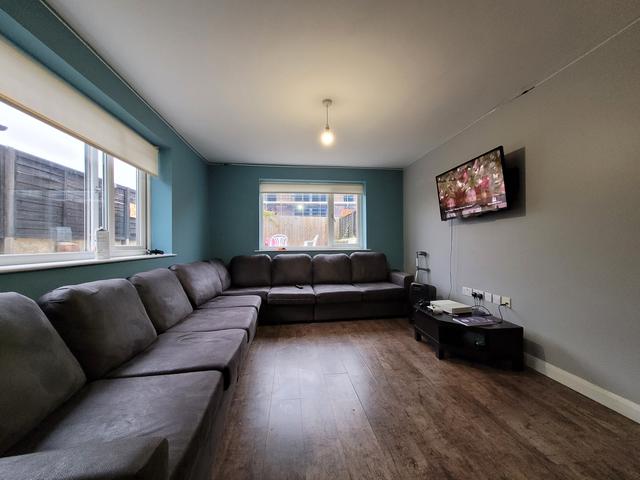 8 bed house — Rhymney Street, Cathays
