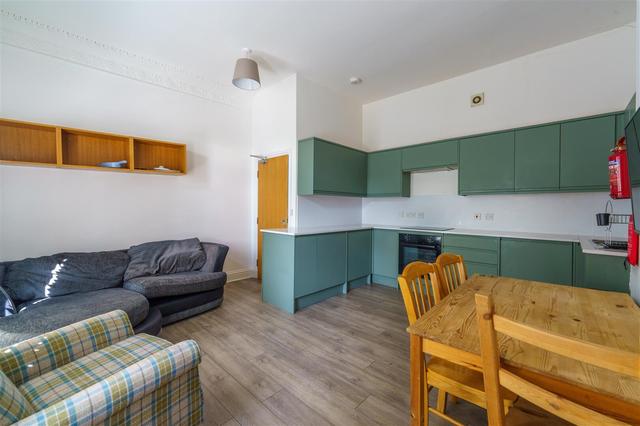 5 bed apartment — North Bank, Jesmond