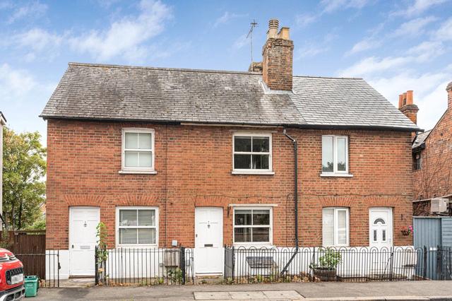 3 bed house — St. Judes Road, Egham