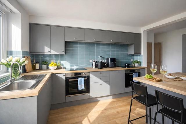 6 bed house — Dereham Road, Bowthorpe