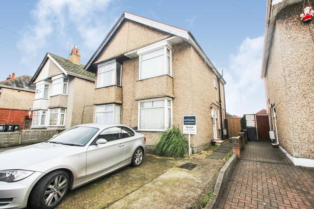 3 bed house — Columbia Road, Ensbury Park