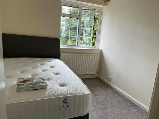 1 bed house — Brougham Place, Farnham