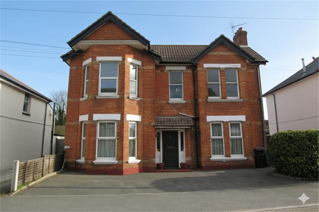 3 bed apartment — Waterloo Road, Winton