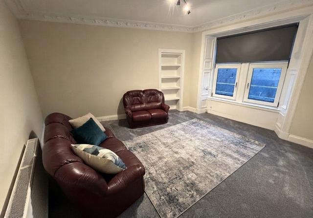 2 bed apartment — Dundee, Stobswell