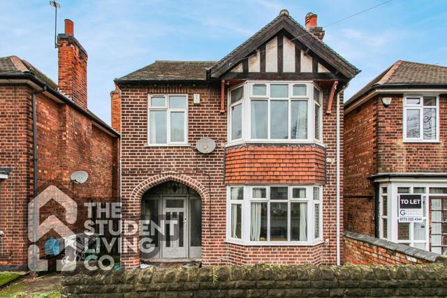 4 bed house — Beeston Road, Dunkirk