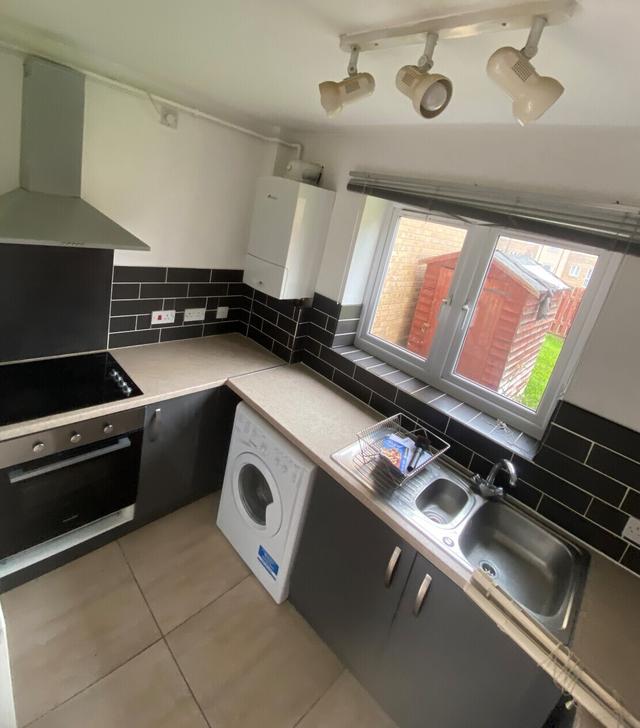 2 bed house — Bramwell Close, Crookesmoor