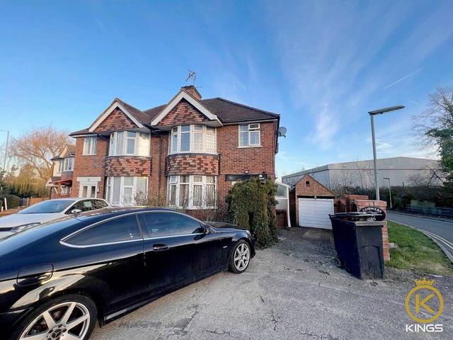 5 bed house — Ash Grove, Guildford
