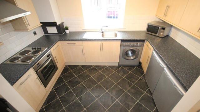 3 bed apartment — Ainsley Road, Crookesmoor