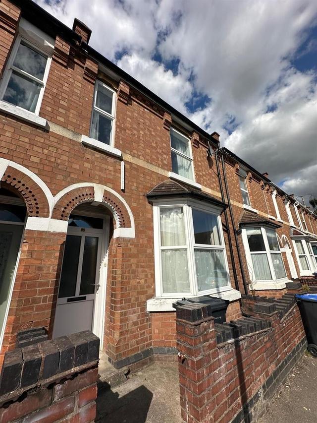 3 bed house — Shrubland Street, Town Centre