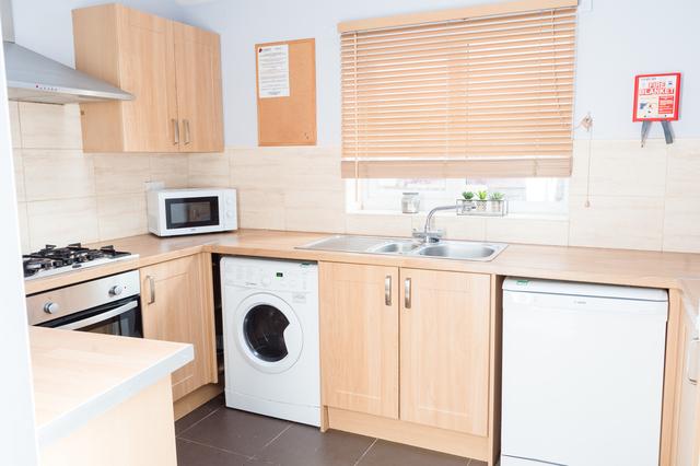 7 bed house — Khartoum Road, Ecclesall