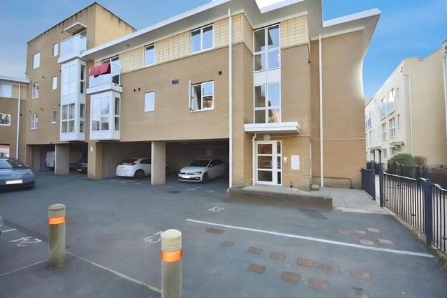 2 bed apartment — St Davids Hill, City Centre