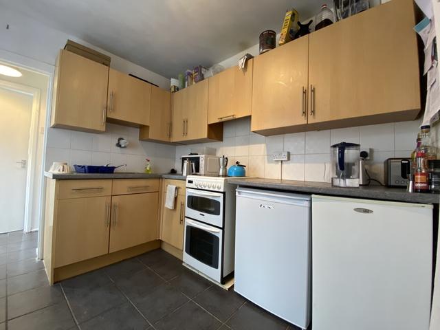 3 bed house — Treherbet Street, Cathays