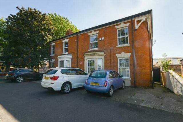 8 bed house — Forest Road East, Arboretum