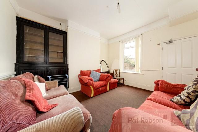 4 bed house — Cardigan Terrace, Heaton