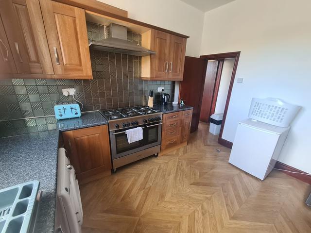 2 bed apartment — Hill Top Street, Hyde Park