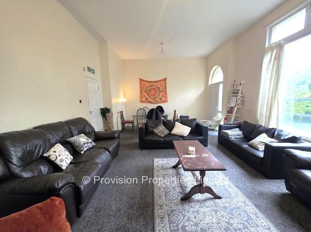 9 bed house — Moorland Avenue Leeds, Hyde Park