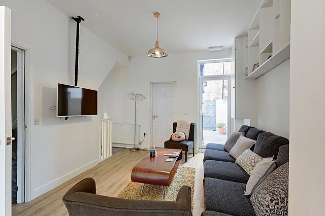 6 bed house — Edinburgh Road, Kensington