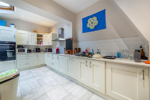 6 bed house — Devonshire Place, Jesmond
