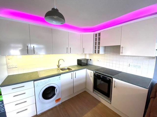 1 bed apartment — Calcraft Mews Kent, King's Mile