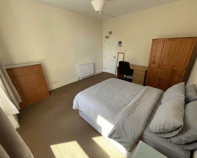 3 bed apartment — Dundee, West End