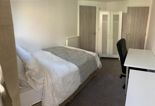 2 bed apartment — Victoria Street, City Centre