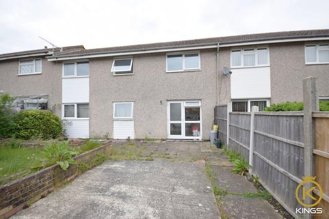 4 bed house — Franklin Court, Guildford