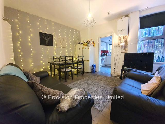 6 bed house — Mayville Place Leeds, Hyde Park
