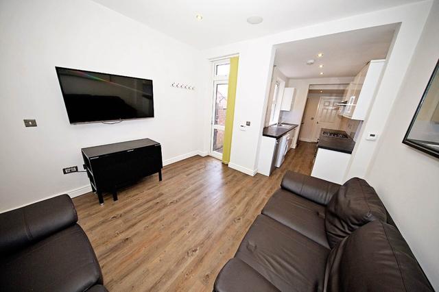 5 bed house — Storer Road, Golden Triangle