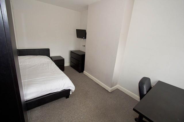 6 bed house — Arthur Street, Forest Road