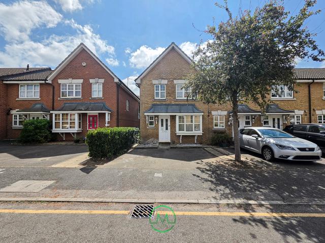 3 bed house — Aylesbury, East Oxford