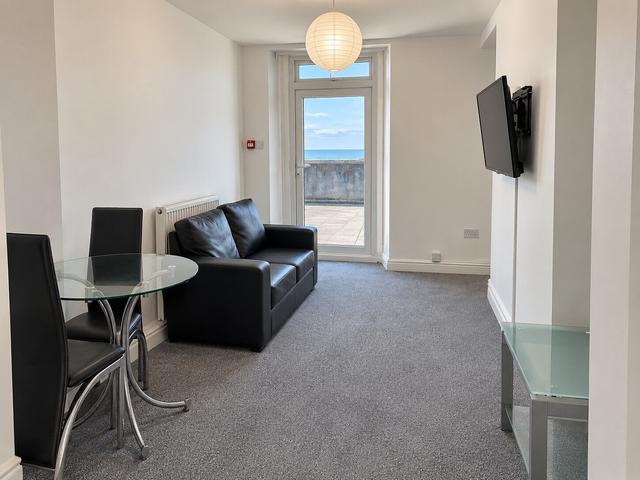 2 bed apartment — Trafalgar Place, Brynmill