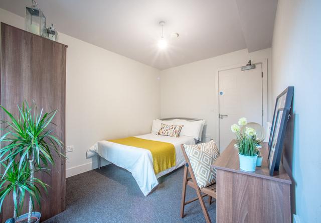 4 bed apartment — Half Moon Lane, Gateshead