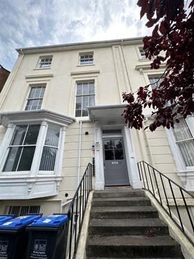 2 bed apartment — 18 Leam Terrace, Town Centre