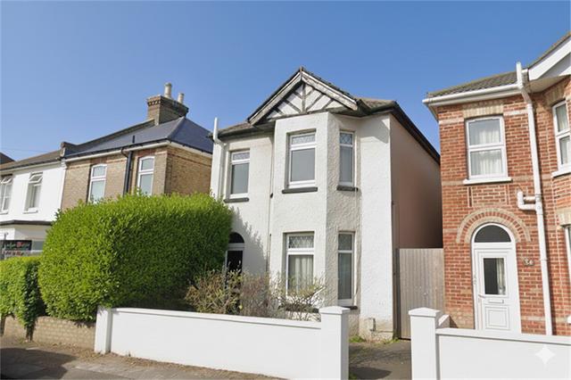 4 bed house — Parker Road, Winton