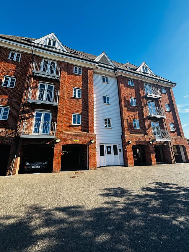 2 bed apartment — Colchester, Old Heath