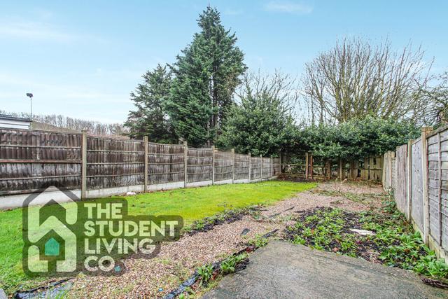 5 bed house — Claude Street, Dunkirk