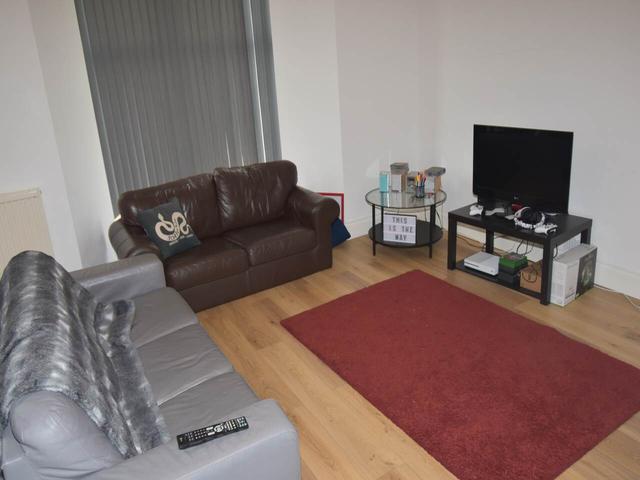 2 bed apartment — Gwydr Crescent, Uplands