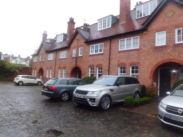 4 bed house — Rose Road, Harborne