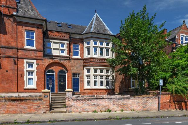 4 bed house — Burns Street, Arboretum