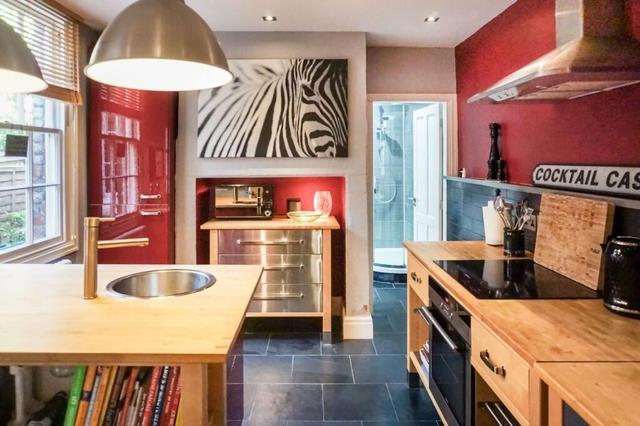 6 bed house — Regent Street, City Centre