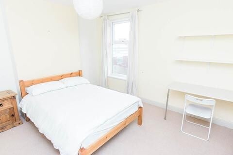 4 bed house — Harold Road, Edgbaston